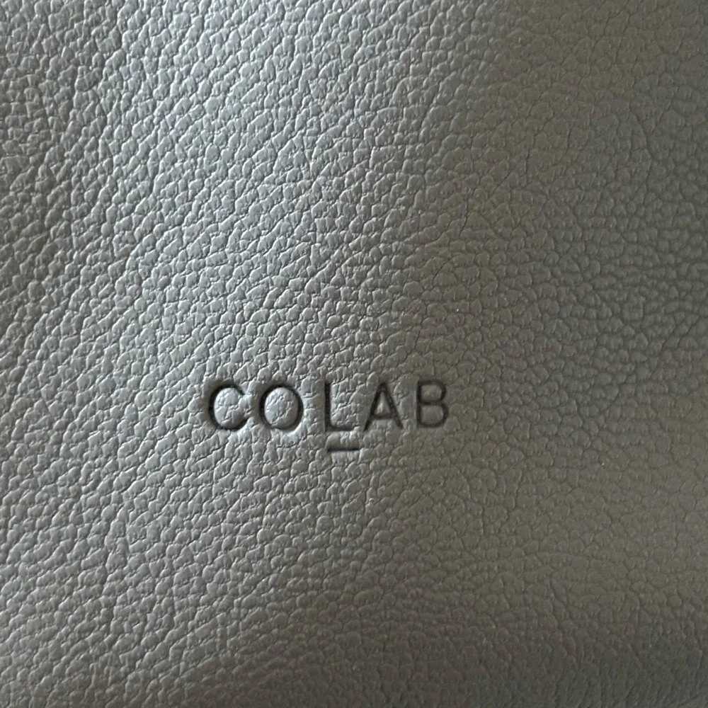 🦋2/25$ CoLab Gray faux soft Leather Pouch Back Pack - Picture 8 of 15